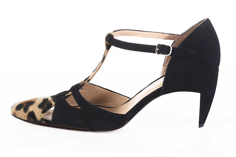 Safari black women's T-strap open side shoes. Tapered toe. High comma heels. Profile view - Florence KOOIJMAN